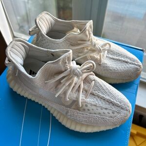 Yeezy Boost 350 V2